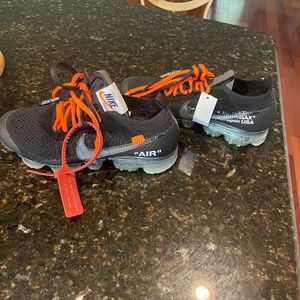 Off white vapormax